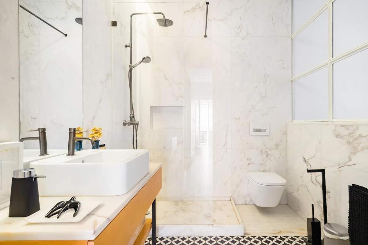 Charming & Modern Flat Close To Time Out Market * Lissabon