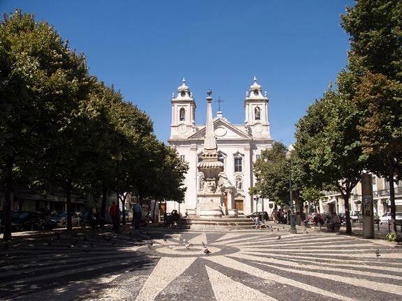 Charming & Modern Flat Close To Time Out Market Apartment Lissabon